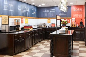 Hampton Inn & Suites