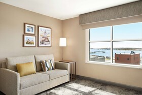 Hampton Inn Portland Downtown Waterfront
