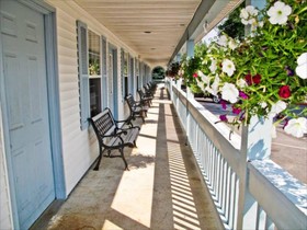 Exit 5 Motel and Cottages