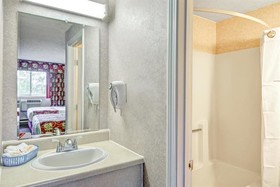 Days Inn by Wyndham Airport/Maine Mall