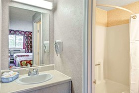 Days Inn by Wyndham Airport/Maine Mall
