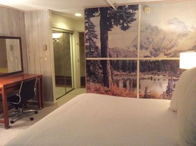 Evergreen Valley Inn