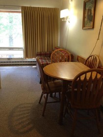Evergreen Valley Inn
