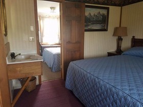 Leona's Motel