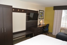 Holiday Inn Express & Suites Waterville - North