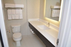 Holiday Inn Express & Suites Waterville - North