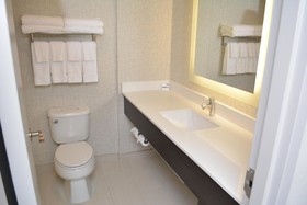 Holiday Inn Express & Suites Waterville - North