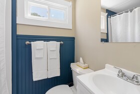 The Beaches Motel & Cottages