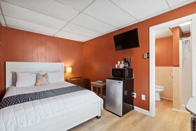 The Beaches Motel & Cottages