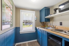 The Beaches Motel & Cottages