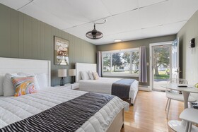 The Beaches Motel & Cottages