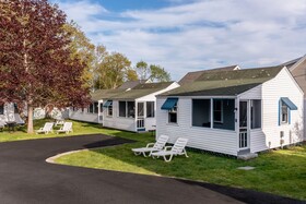 The Beaches Motel & Cottages