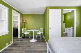 The Beaches Motel & Cottages