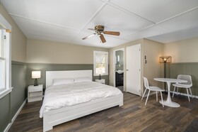 The Beaches Motel & Cottages