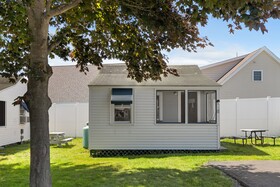 The Beaches Motel & Cottages