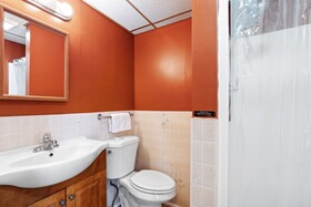 The Beaches Motel & Cottages