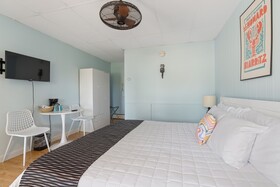 The Beaches Motel & Cottages