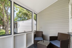 The Beaches Motel & Cottages