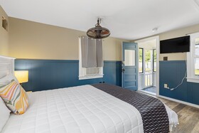 The Beaches Motel & Cottages