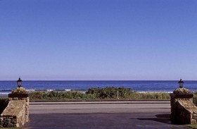 Long Beach Motor Inn