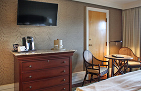 Stage Neck Inn