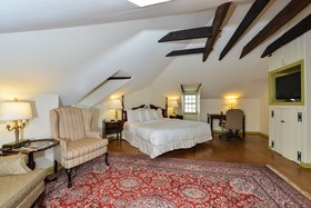 The William Fell Baltimore, Tapestry Collection by Hilton