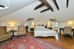 The William Fell Baltimore, Tapestry Collection by Hilton