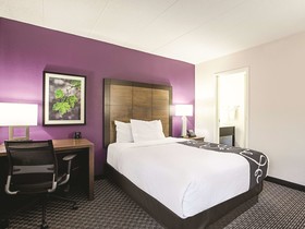 La Quinta Inn & Suites by Wyndham Baltimore N / White Marsh