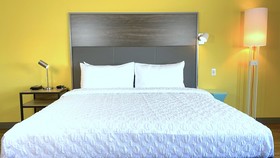 Tru by Hilton Baltimore Harbor East
