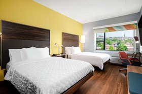 Tru by Hilton Baltimore Harbor East