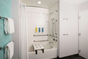 Tru by Hilton Baltimore Harbor East