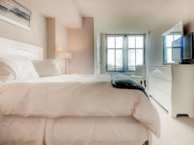 Global Luxury Suites in Downtown Bethesda