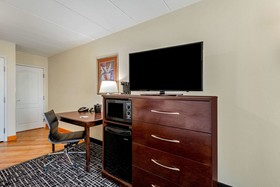 La Quinta Inn & Suites by Wyndham Lexington Park - Patuxent