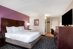 La Quinta Inn & Suites by Wyndham Lexington Park - Patuxent