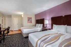 La Quinta Inn & Suites by Wyndham Lexington Park - Patuxent