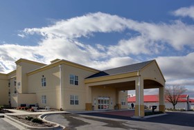 La Quinta Inn & Suites by Wyndham Lexington Park - Patuxent
