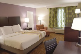 La Quinta Inn & Suites by Wyndham Lexington Park - Patuxent