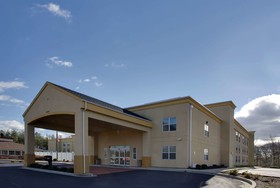 La Quinta Inn & Suites by Wyndham Lexington Park - Patuxent