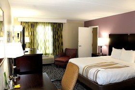 La Quinta Inn & Suites by Wyndham Lexington Park - Patuxent