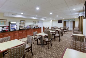 La Quinta Inn & Suites by Wyndham Lexington Park - Patuxent
