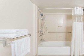Days Inn by Wyndham Camp Springs/Andrews AFB DC Area