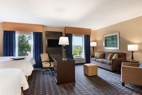 Hampton Inn & Suites Camp Springs