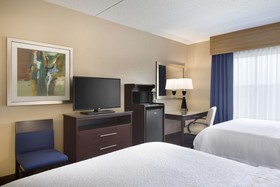 Hampton Inn & Suites Camp Springs