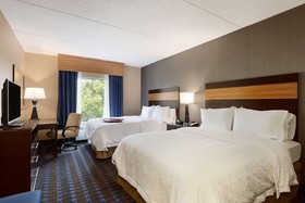 Hampton Inn & Suites Camp Springs