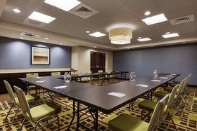 Hampton Inn & Suites Camp Springs