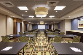 Hampton Inn & Suites Camp Springs