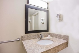 Super 8 by Wyndham Camp Springs/Andrews AFB DC Area