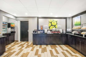La Quinta Inn & Suites by Wyndham DC Metro Capital Beltway