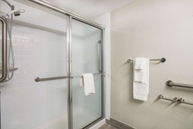 La Quinta Inn & Suites by Wyndham DC Metro Capital Beltway