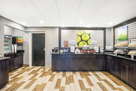 La Quinta Inn & Suites by Wyndham DC Metro Capital Beltway